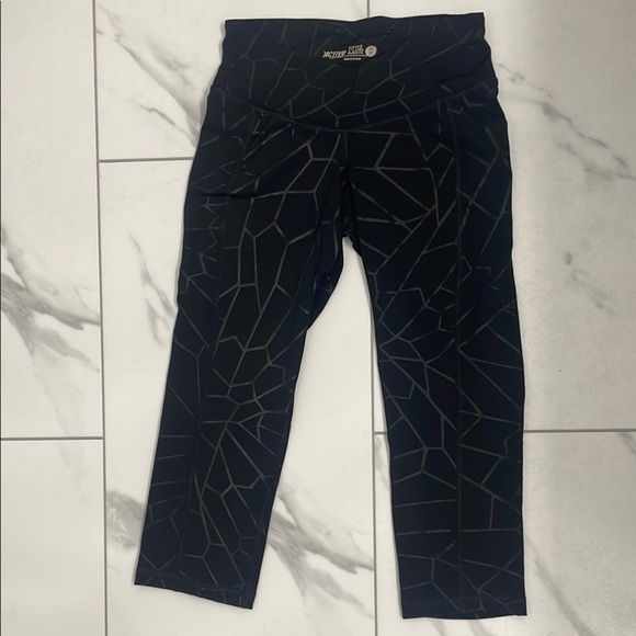 Kids Black Geometric Leggings - Picture 1 of 6
